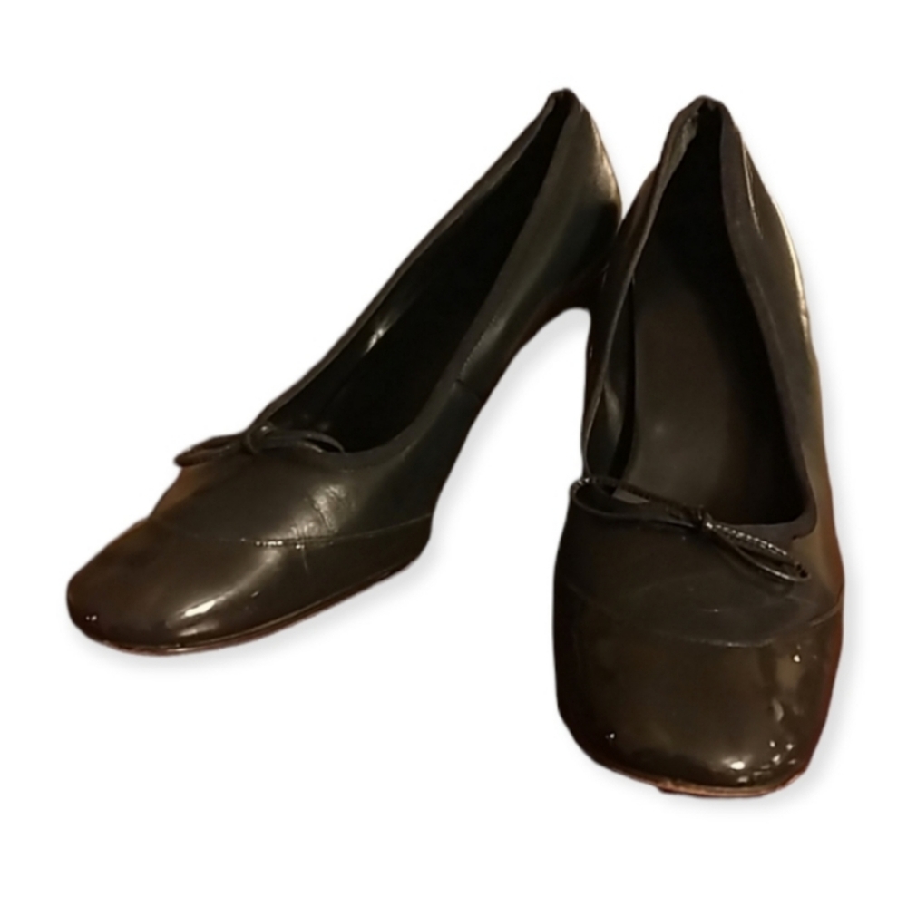 Liz Claiborne Navy Leather Block Heels Size 9